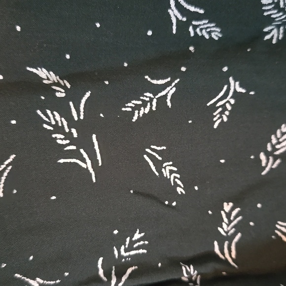 Eddie Bauer Dark Green Long Sleeve Top Size Medium - Picture 4 of 7